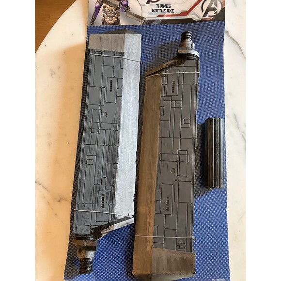 Marvel Avengers Thanos Battle Axe New Unopened #8402844 Halloween - Picture 4 of 6
